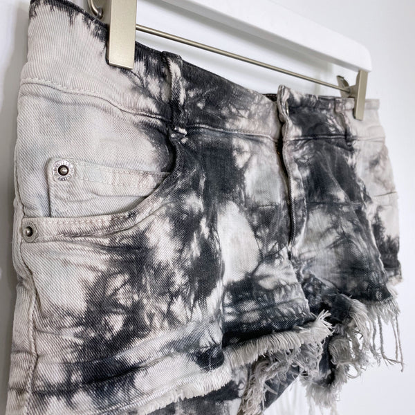 Brandy Melville Black Tie Dye Cut Off Frayed Denim Shorts